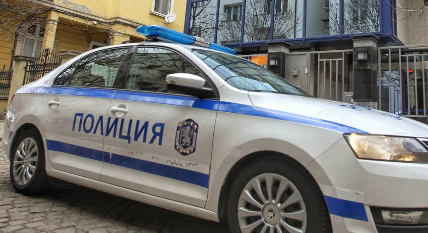 Мъж е намерен убит в дома си село Осен, задържаха като заподозрян сина му