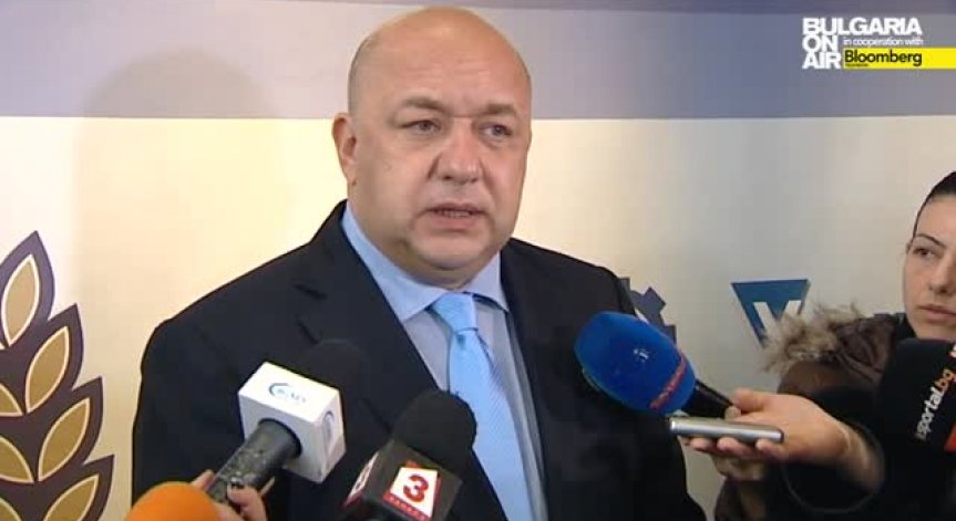 Министър Кралев готви облекчения за частните спонсори и инвеститори