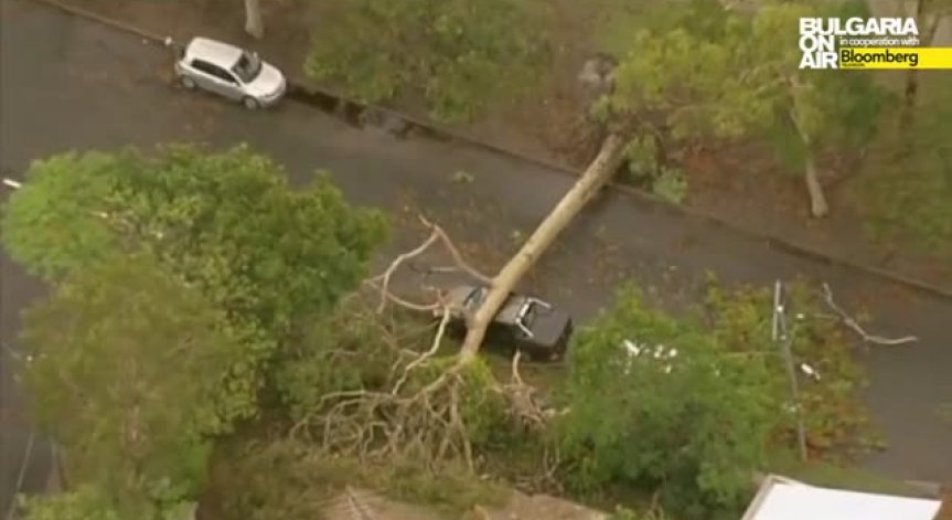 Бури в Австралия и САЩ