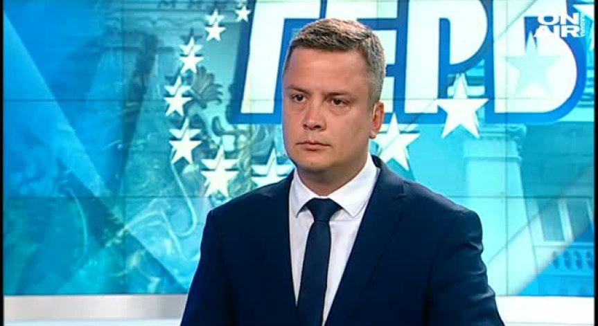 Изравняване на доверието към ГЕРБ и БСП