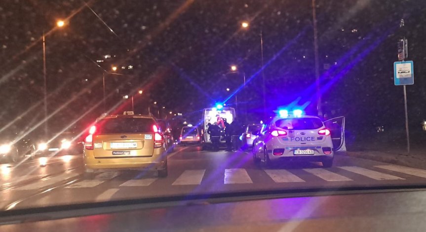 Жена написа в коментар, че трябва пешеходците да бъдат много внимателни.