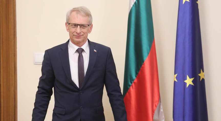 Правителството предлага безплатно обучение на студентите и докторантите