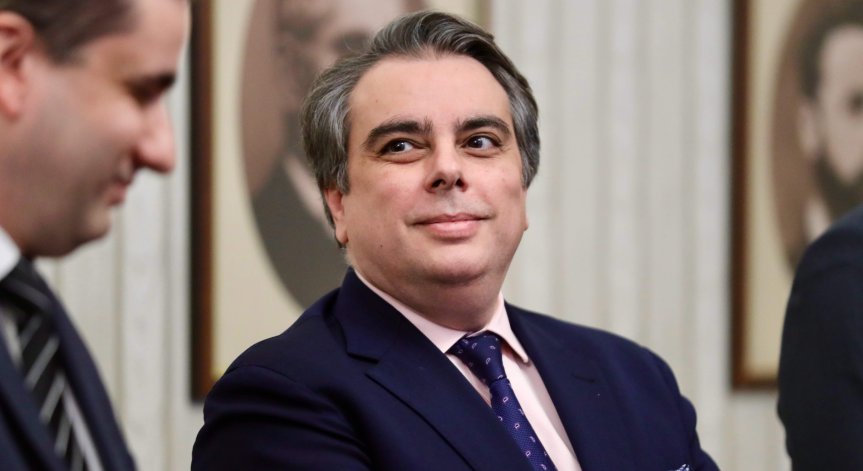 Асен Василев: Здравеопазването ни е политизирано и завладяно от лобита