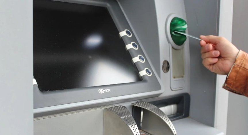 Банките ни удържат до 50 евро при изгубена или открадната карта