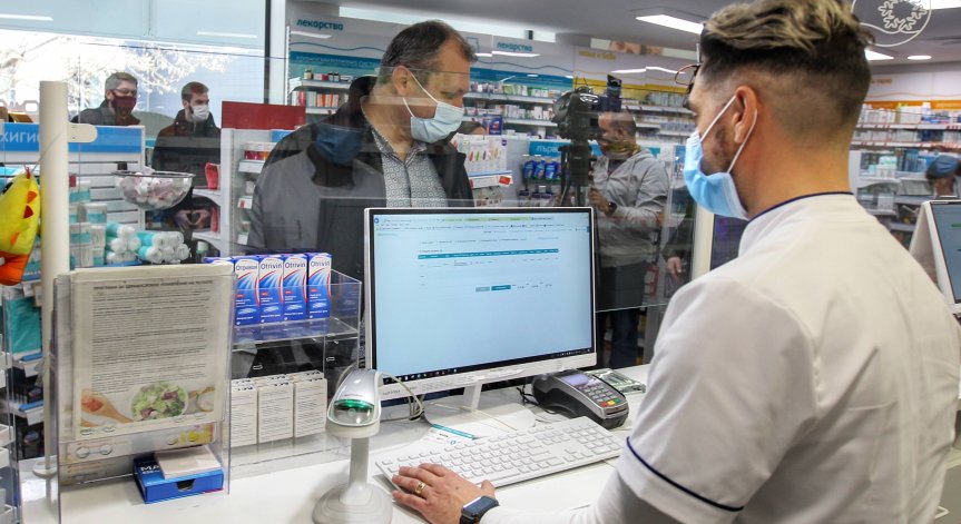 Извънредно доставят липсващи у нас важни лекарства