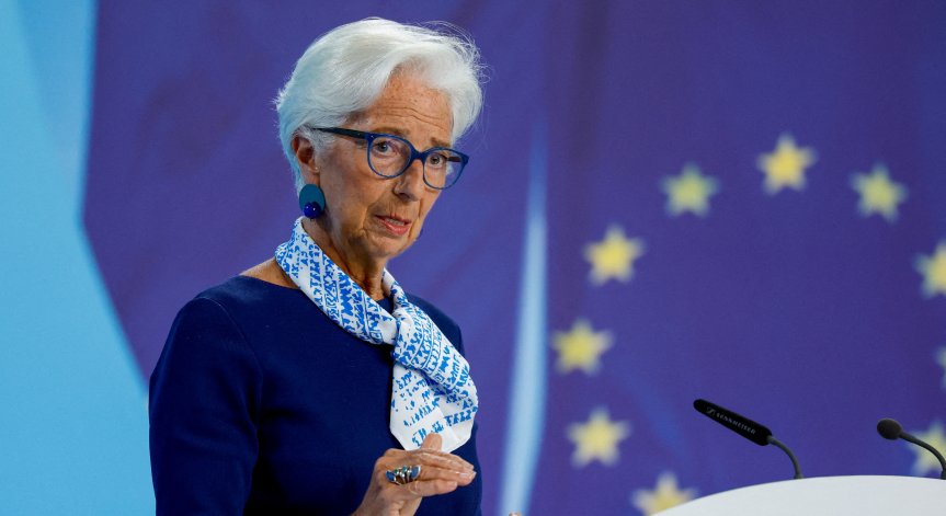 Очаква се служителите на ЕЦБ да оставят лихвения процент по депозитите на 2%.