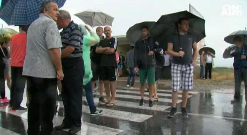 Жителите на Ново Лески протестират срещу изграждането на мраморна кариера 