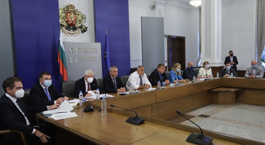 Правителството отново заседава видеоконферентно