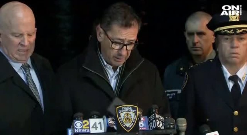 Хеликоптер се разби в река в Ню Йорк и уби петима