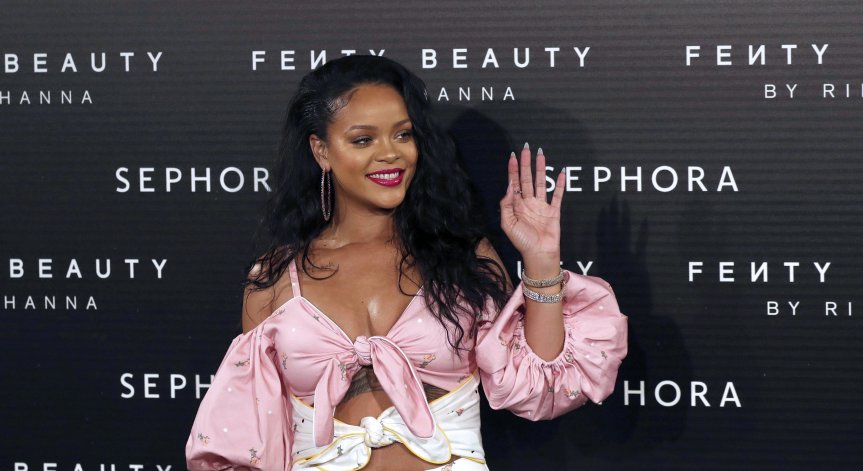 Риана дарява $5 млн. на организации, борещи се с коронавируса