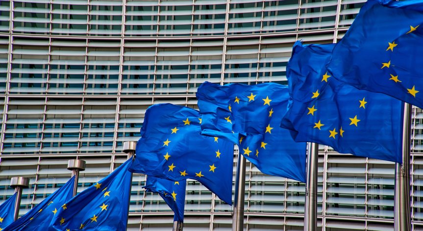 Синдикатите настояват за незабавни преговори с ЕК заради намаляването на въглеродните емисии