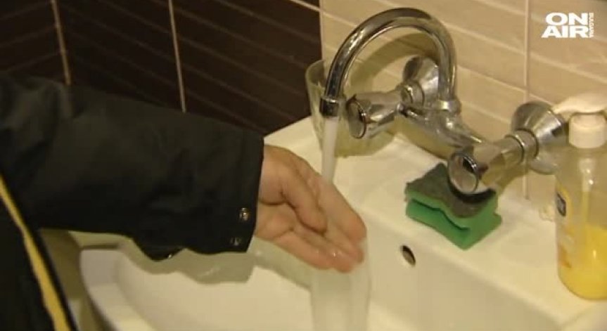 Кранчетата на топлата вода трябва да останат затворени