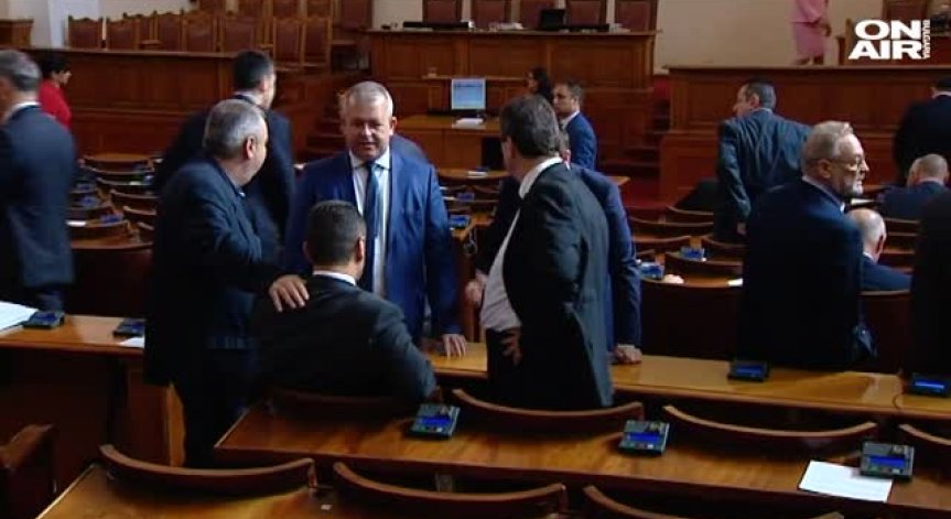 Депутатите ограничават дейността на ЧСИ-тата