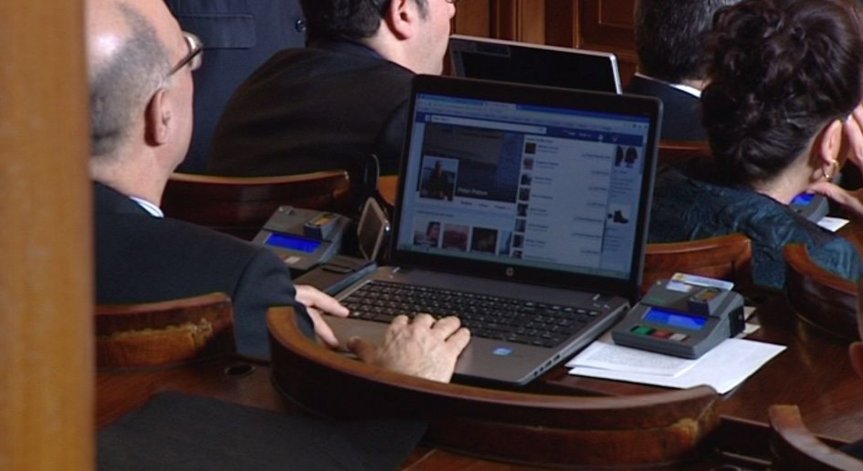  Депутатите отново отложиха гласуването на заема от 16 млрд.лв.