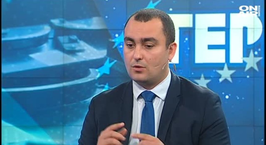 Спад на доверието във властта