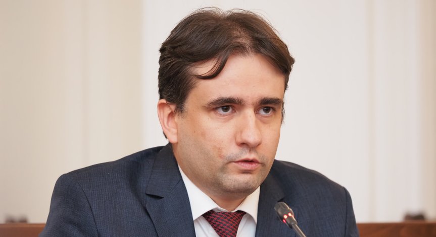 Божидар Божанов сипе обвинения по Калин Стоянов.