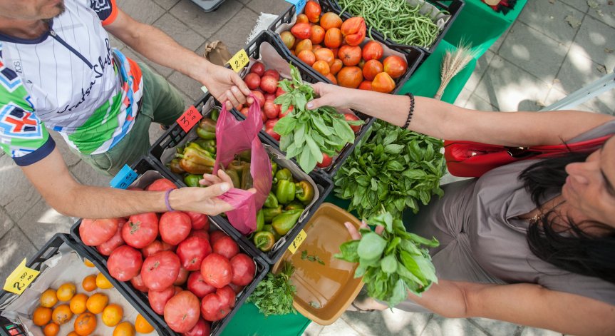 НСИ: Месечната инфлация е -0,3%, годишната е 2,4%