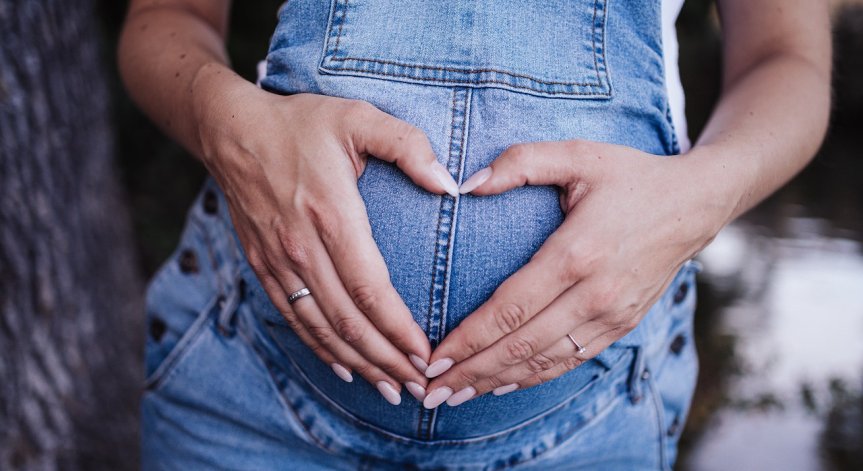 Какви са причините за болки в корема по време на бременност?