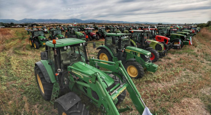 Фермерите от цялата страна са в протестна готовност