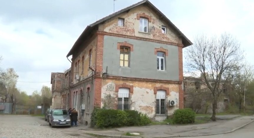 Прокуратурата ще поиска постоянния им арест.