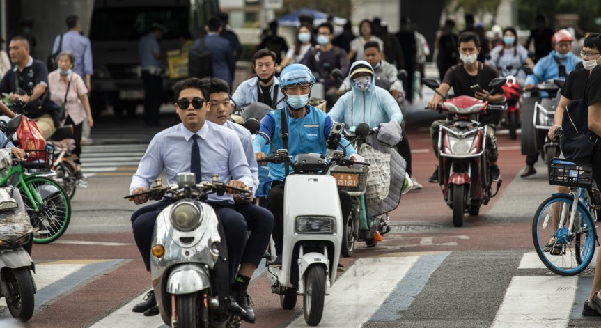 Китайците са над 1,34 млрд., но страната е изправена пред недостиг на работна ръка