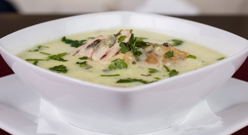 Как да приготвим вкусна пилешка супа с тиквички и моркови?