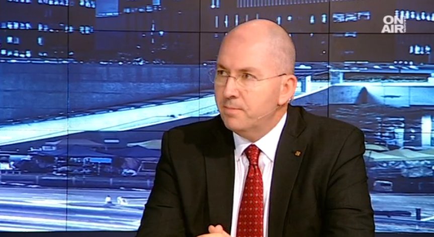 Политик: Македония се обърна за проблемите си към ЕС, Сърбия избра друг път