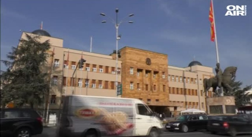 Кризата в Македония все повече се задълбочава