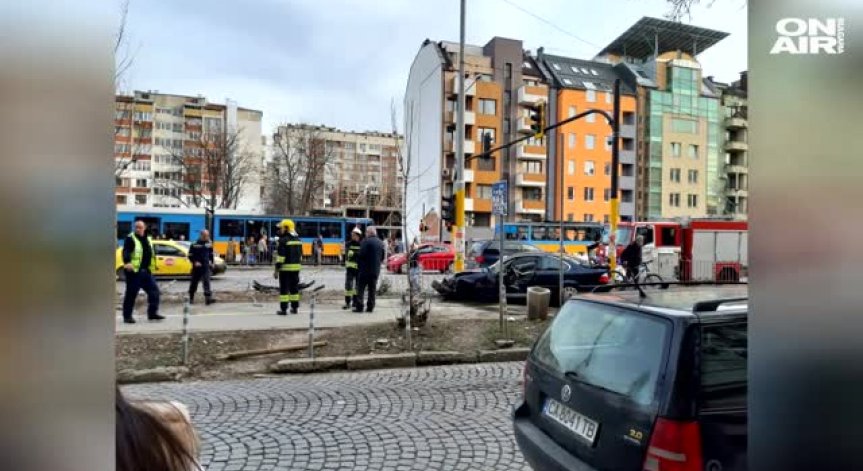 Шофьор помете 50 метра ограда на бул. 