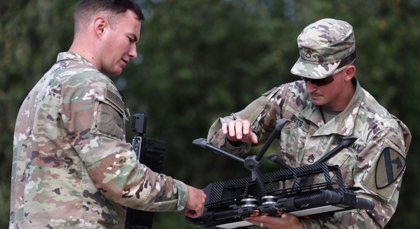 Дроновете могат да премахнат електронната защита на противника.