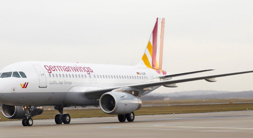 Пътнически самолет се разби във Франция