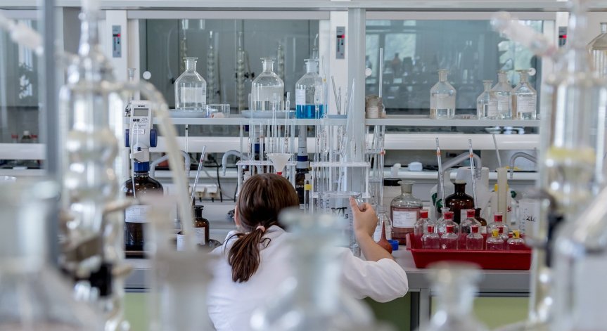 Пробив в медицината: Учени правят ранна диагностика на рак на червата