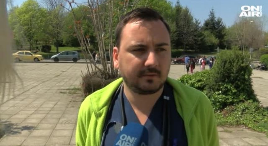 Скандално видео: В Спешното в Бургас искат пари на жена за преглед?!