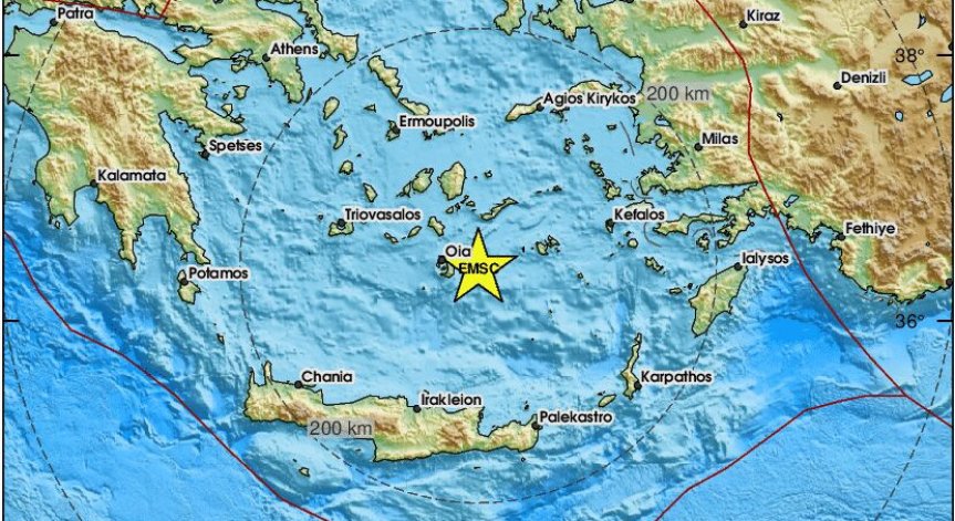 Земетресението е било на 151 км северно от Ираклион.
