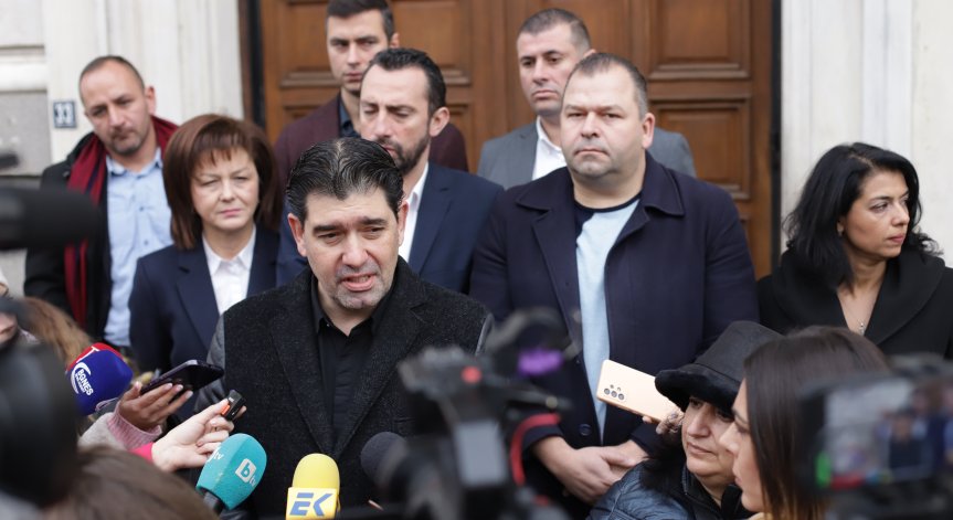 Таков: Ще открием виновниците за нарязването на Паметника на Съветската армия
