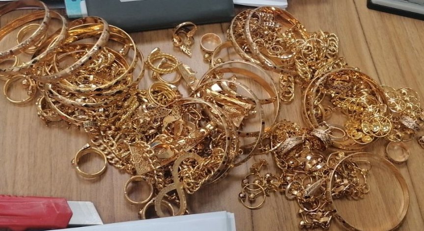 Митничари задържаха златни накити на стойност почти 95 хил. лв. в ТИР