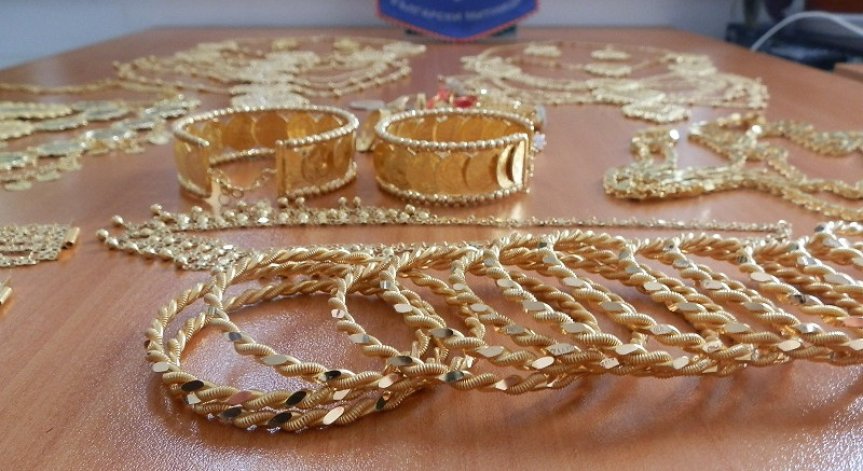 Митничари задържаха златни накити за над 56 000 лева при три проверки