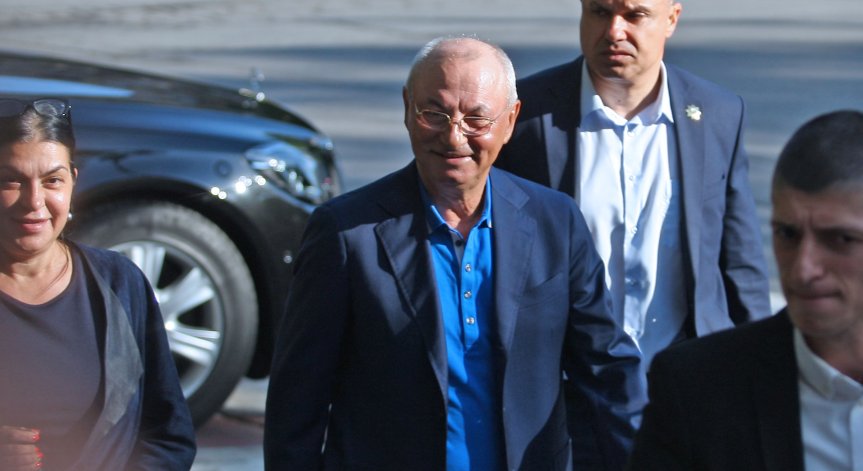 Подготовка за формиране на парламентарно мнозинство.