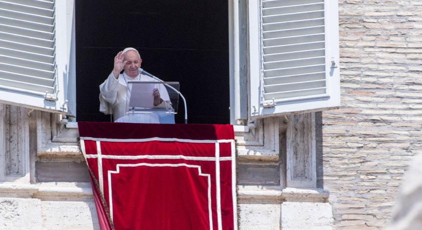Папата е огорчен от превръщането на 