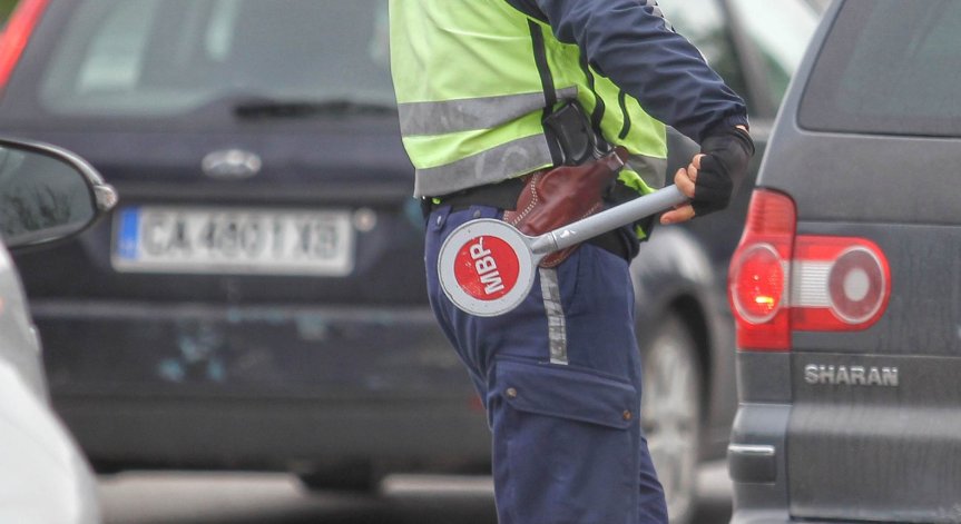 Задържаха пиян полицай по време на дежурство в Казанлък