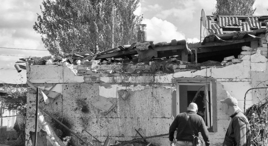 Властите в Запорожие: Русия изстреля 9 ракети С-300 по цивилни сгради, има загинал