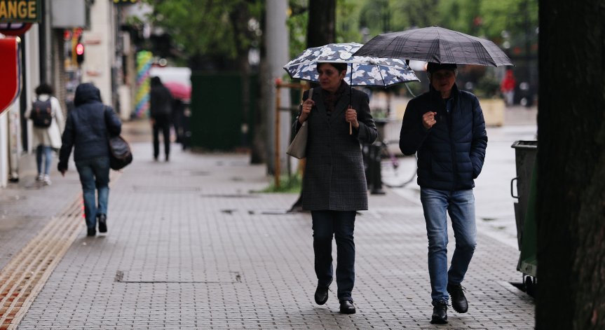 Буреносно време през уикенда, опасност от градушки и гръмотевични бури 