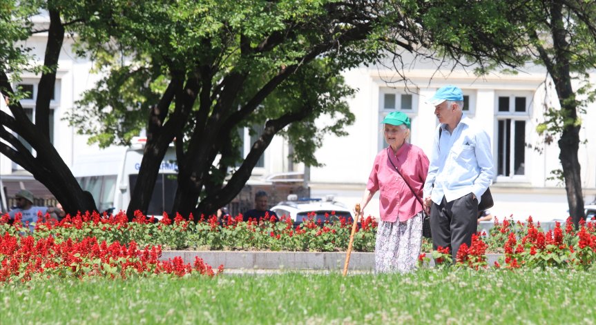 Трета категория труд: Какви пенсии получават мъжете и жените у нас?