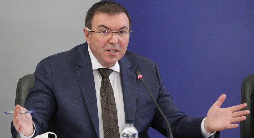 Ангелов: Всеки ден се борим с лъжи, конспирациите създават страх