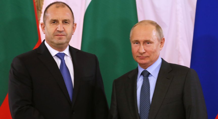 Путин, Тръмп и Си Дзинпин поздравиха Радев и България за Нова година