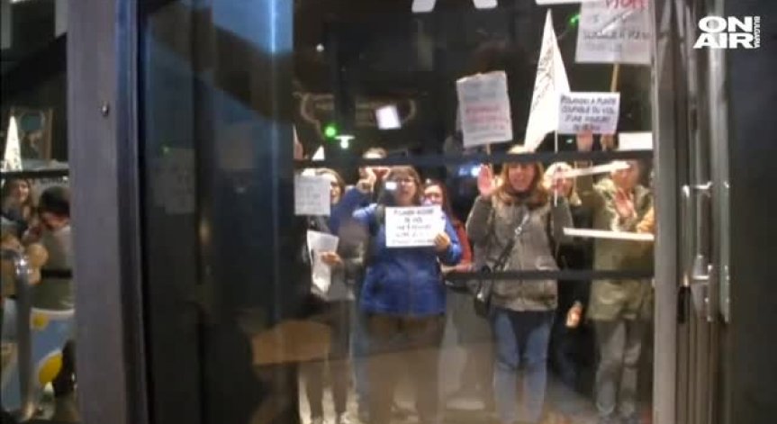 Активистки разголиха гърди в знак на протест срещу Роман Полански