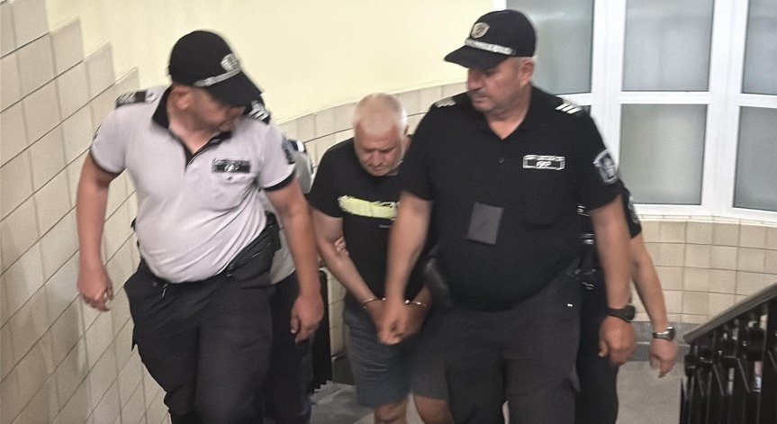Шофьорът от катастрофата с деца на 