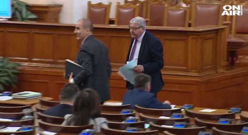 За последно през 2018 година: Парламентарен контрол и заседание на НС