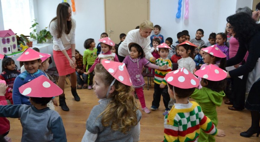 3600 медицински специалисти се грижат за над 32 000 деца в яслите