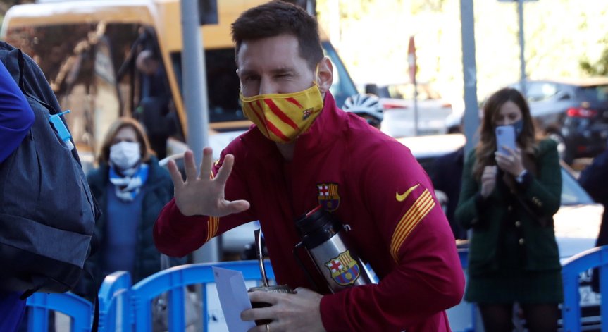 Меси и Де Йонг извън състава на 